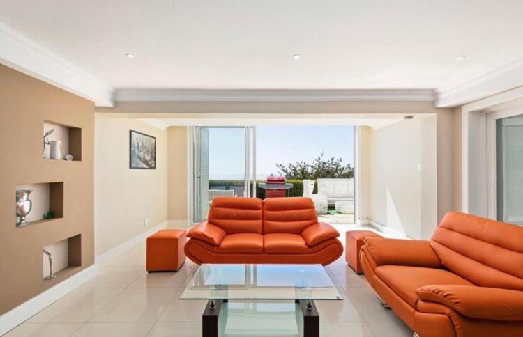 House Havana 6 Bedroom Villa, Camps Bay Holiday home