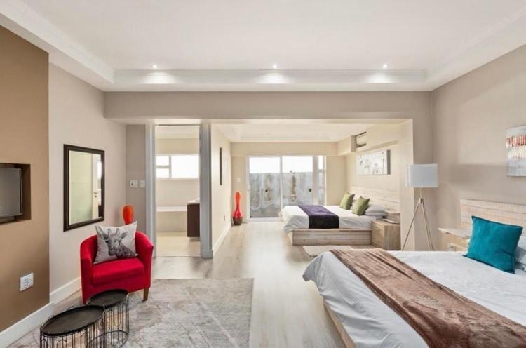 House Havana 6 Bedroom Villa, Camps Bay Holiday home *
