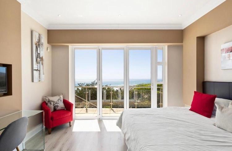 House Havana 6 Bedroom Villa, Camps Bay Holiday home *