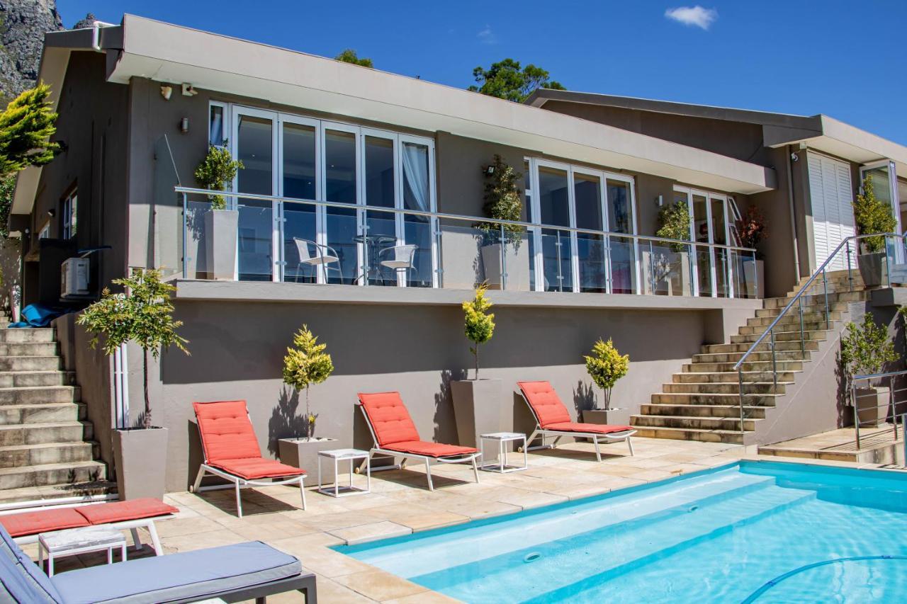 House Havana 6 Bedroom Villa, Camps Bay Holiday home *