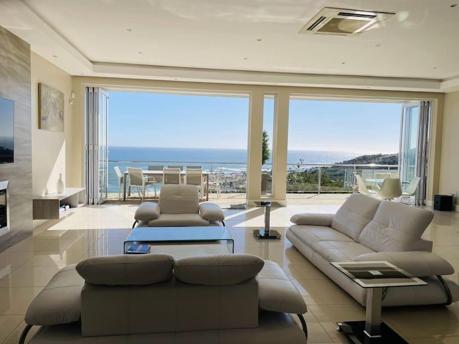 House Havana 6 Bedroom Villa, Camps Bay Holiday home Cape Town