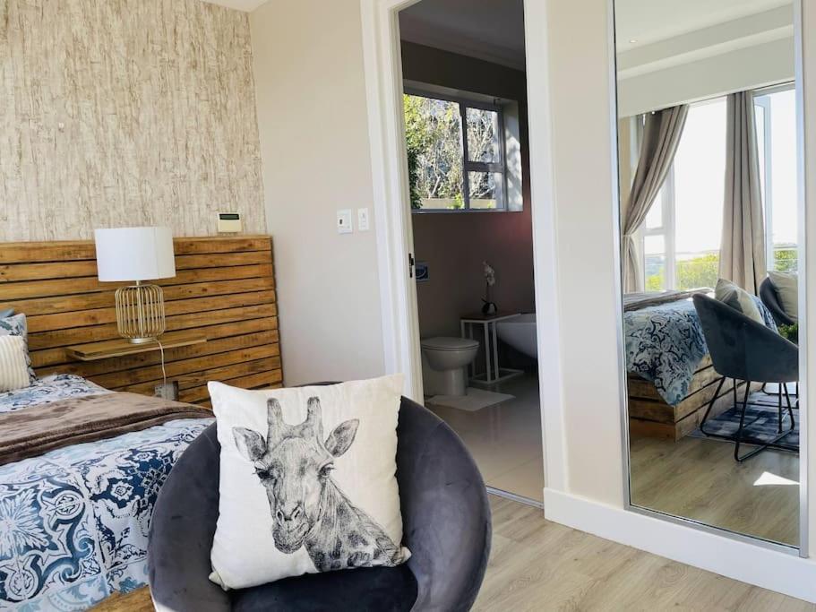 House Havana 6 Bedroom Villa, Camps Bay Holiday home