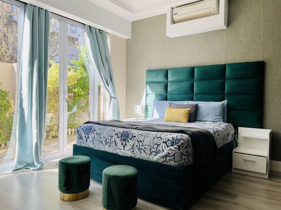 House Havana 6 Bedroom Villa, Camps Bay Holiday home *