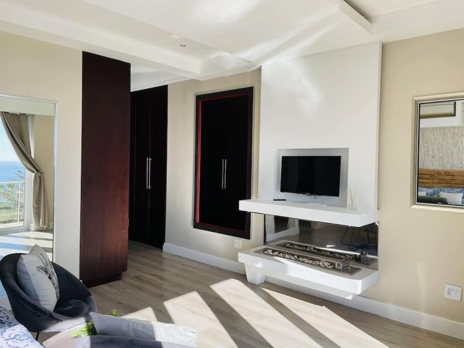 House Havana 6 Bedroom Villa, Camps Bay *
