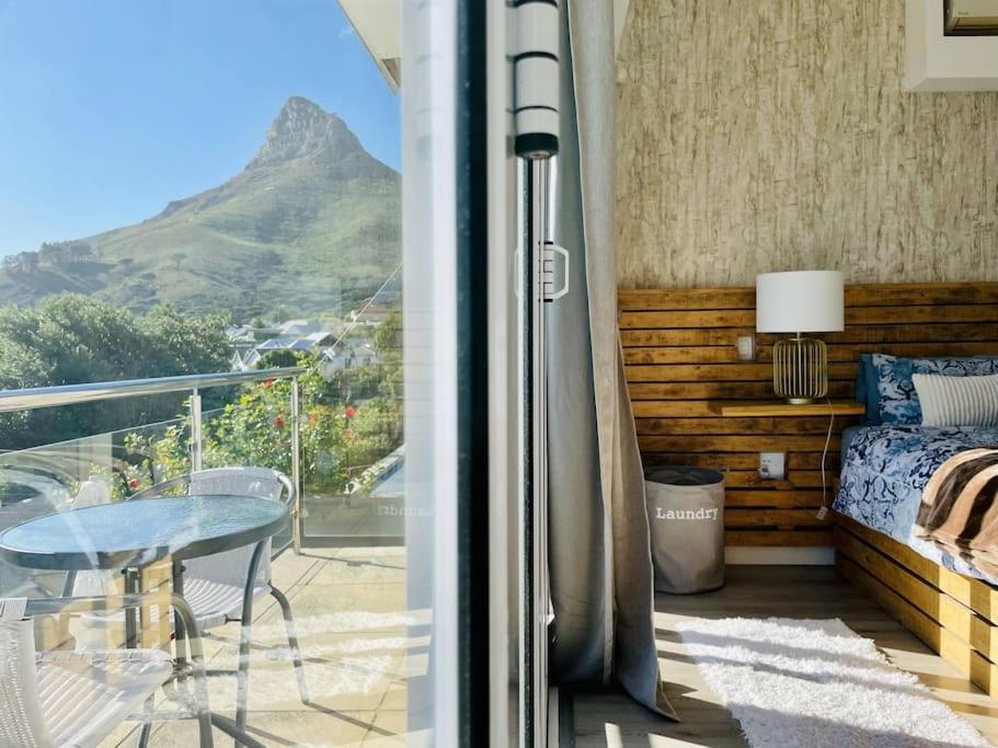 House Havana 6 Bedroom Villa, Camps Bay