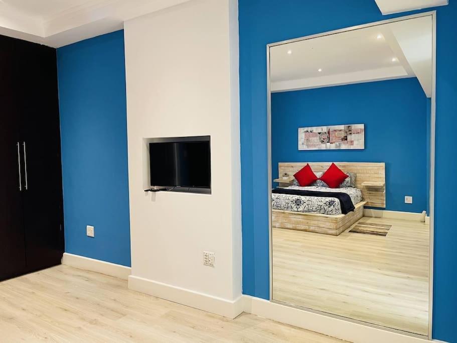 House Havana 6 Bedroom Villa, Camps Bay *