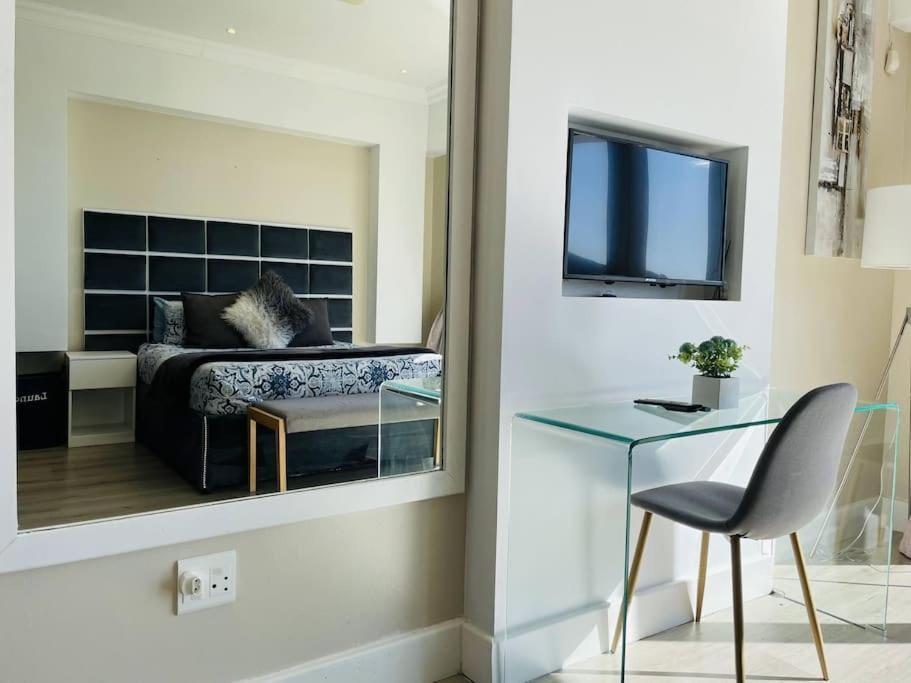 House Havana 6 Bedroom Villa, Camps Bay *