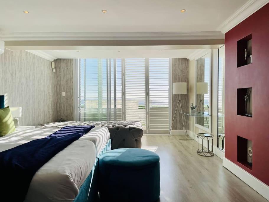 House Havana 6 Bedroom Villa, Camps Bay Holiday home *